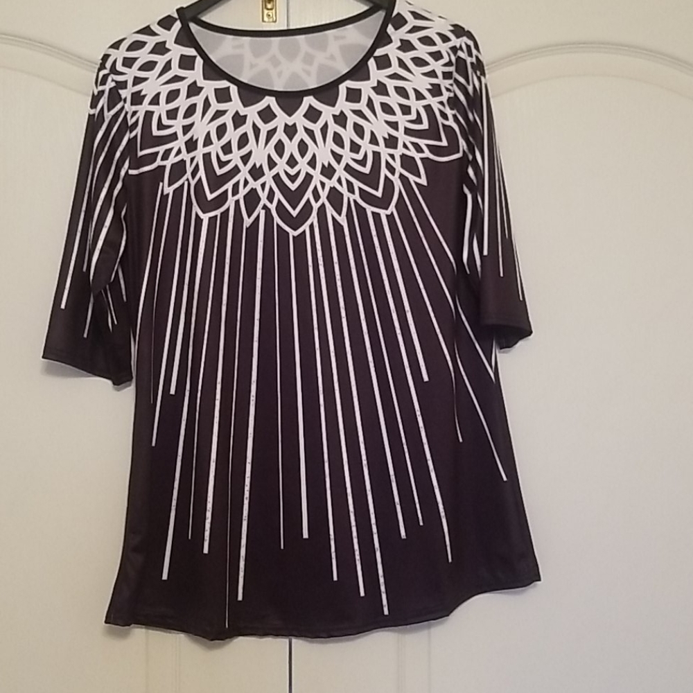 Cute 3/4 sleeve blouse